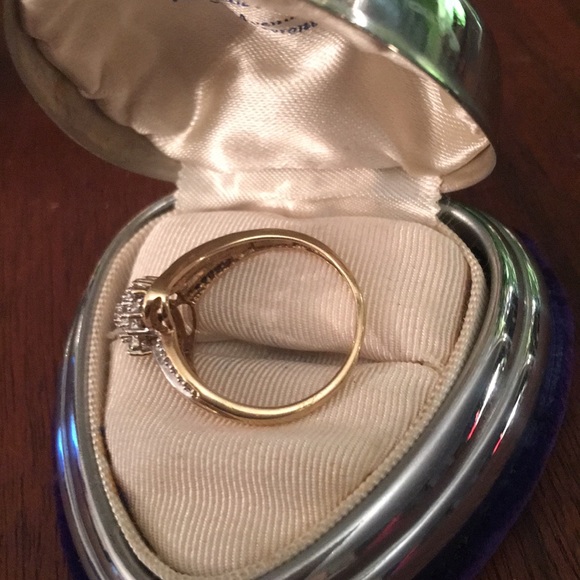 10k Gold Vintage diamond cluster ring w- appraisal - Picture 9 of 13